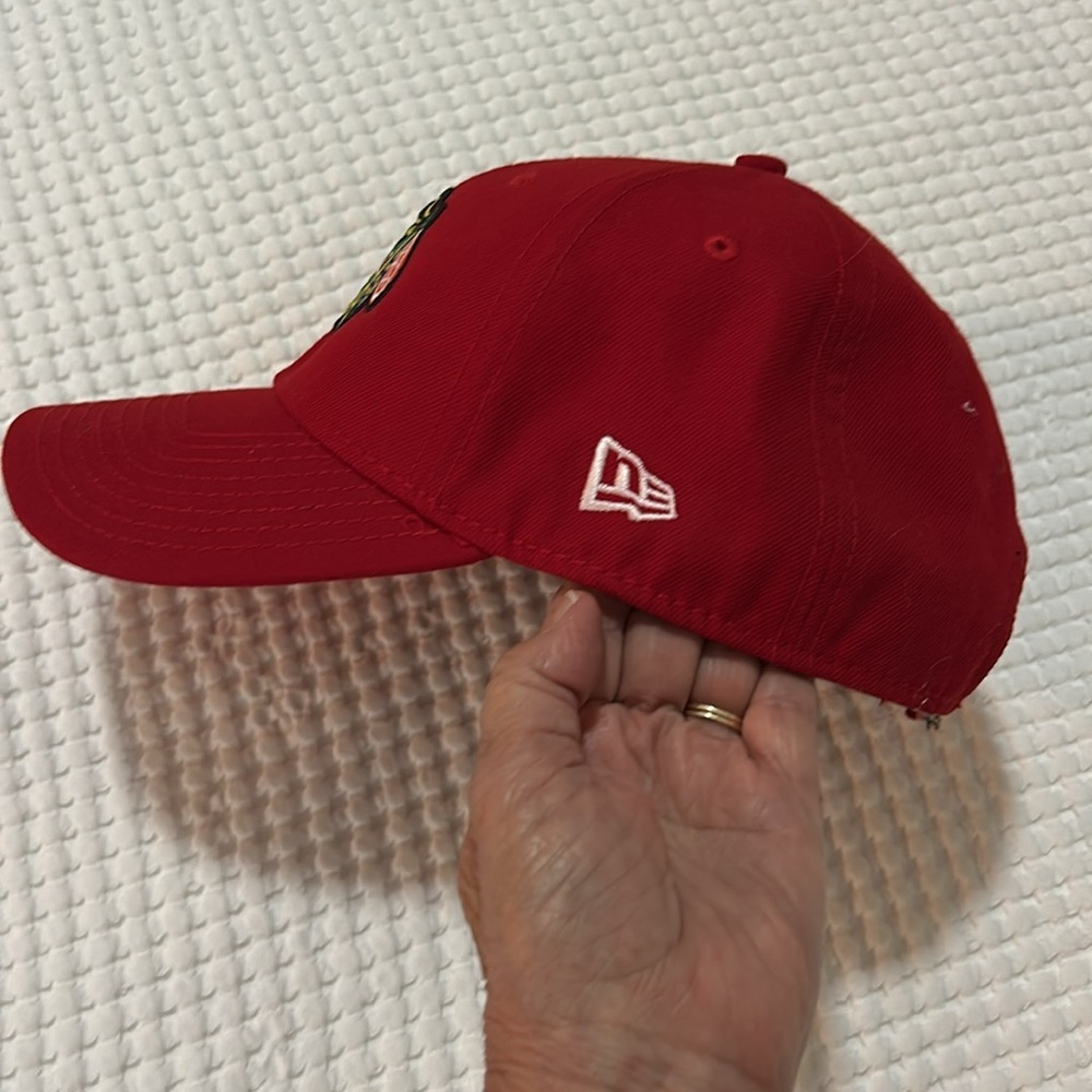 Blackhawks Hockey NHL Red New Era Adjustable Baseball Hat - Picture 4 of 10